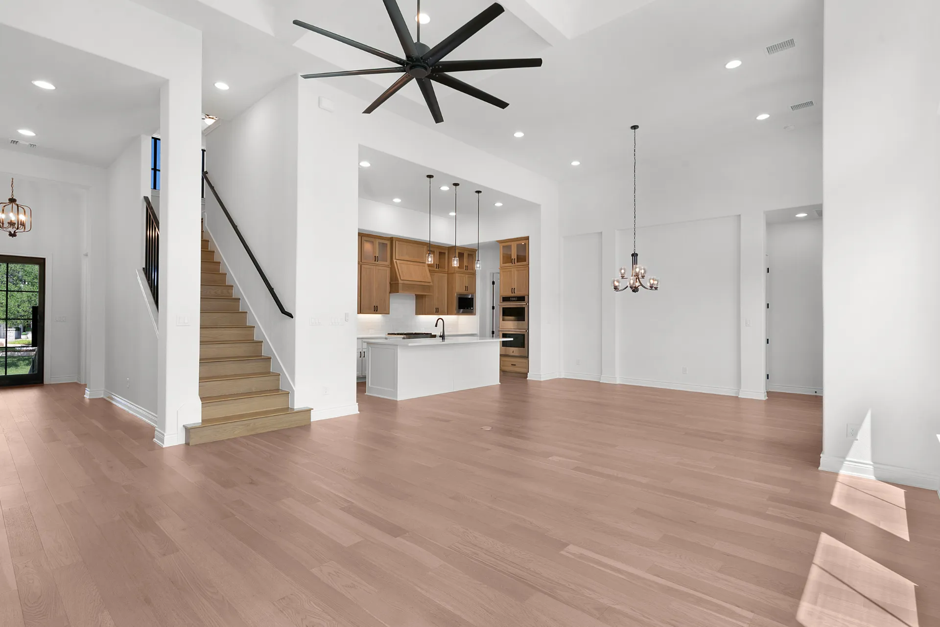 Open living-kitchen-stairs sightline
